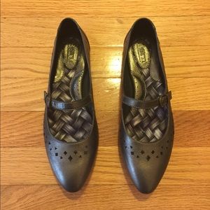 Metallic Mary-Jane Flats